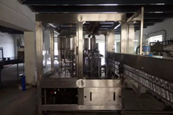 3 in 1 Pet Bottles Filling Machine KNETS 14-18-4