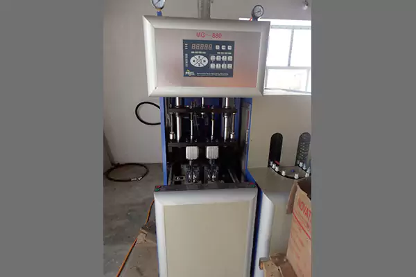 MG 880 Semi-Automatic Pet Bottle Blowing Machine
